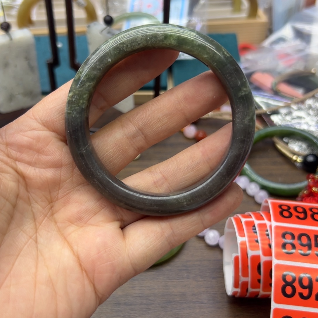 和田玉未镶嵌手镯57.7圈围886