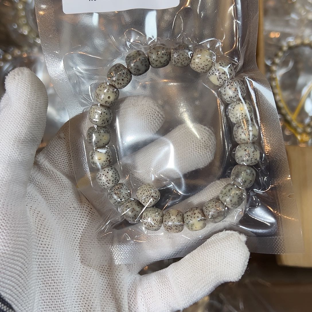 吊坠星月菩提10的，71