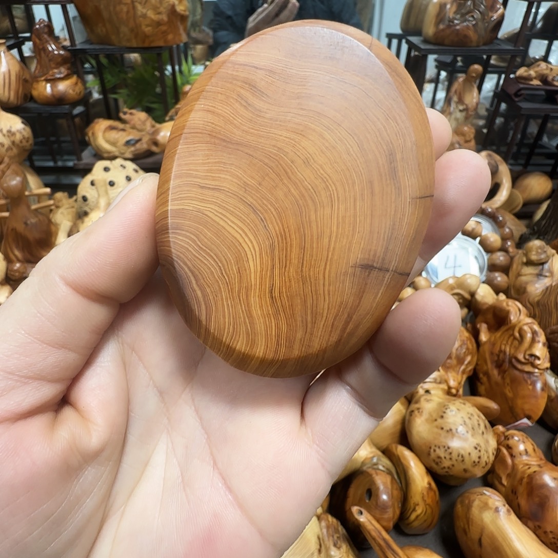 雨***君柏木（崖柏）太行陈化黑油闻香手把件