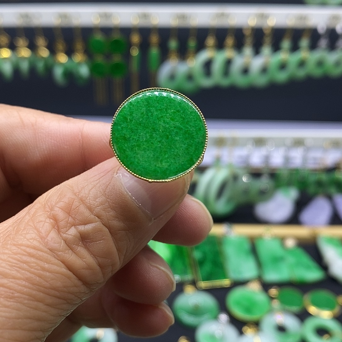 快***生翡翠18K金镶嵌戒指戒指