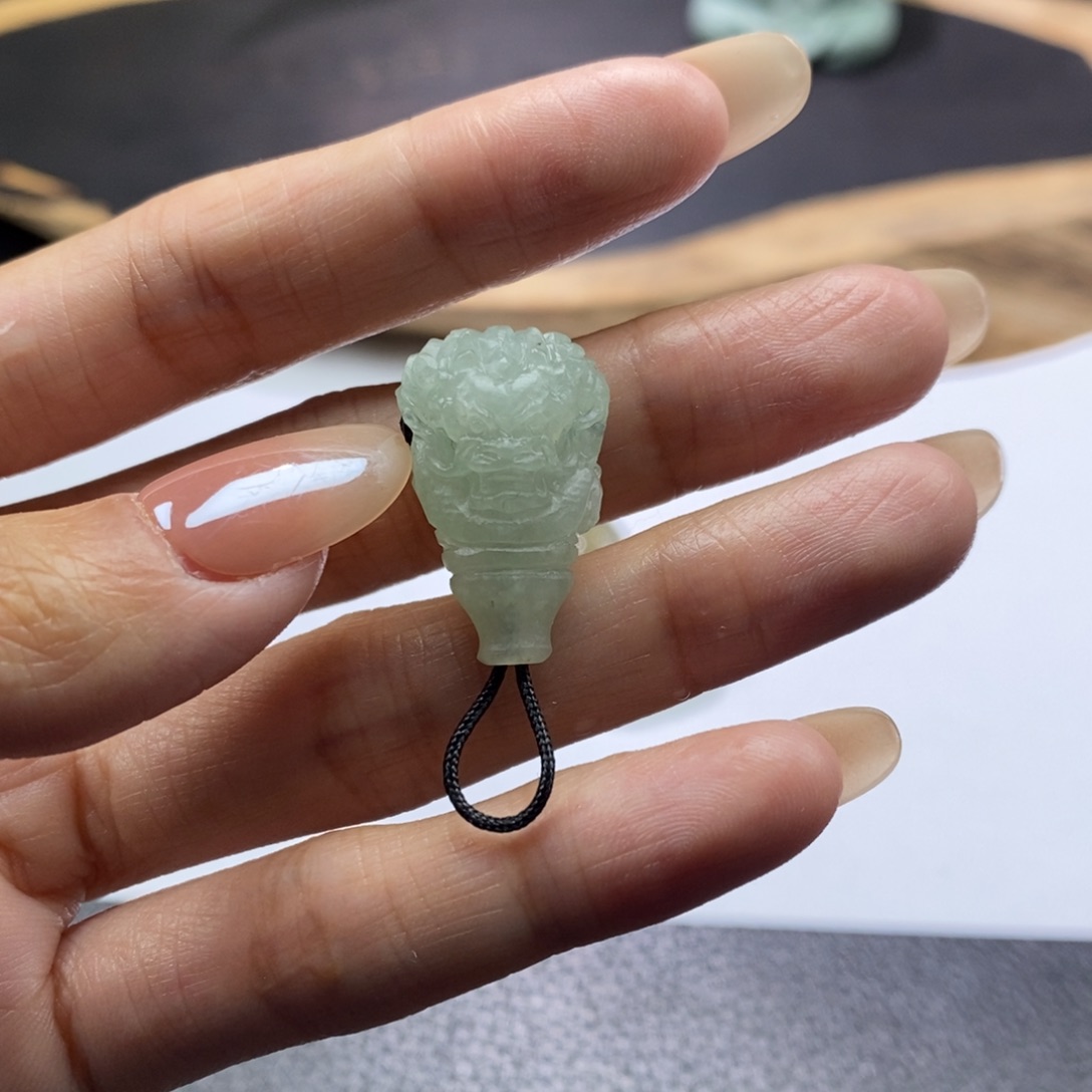 定制翡翠未镶嵌龙三通