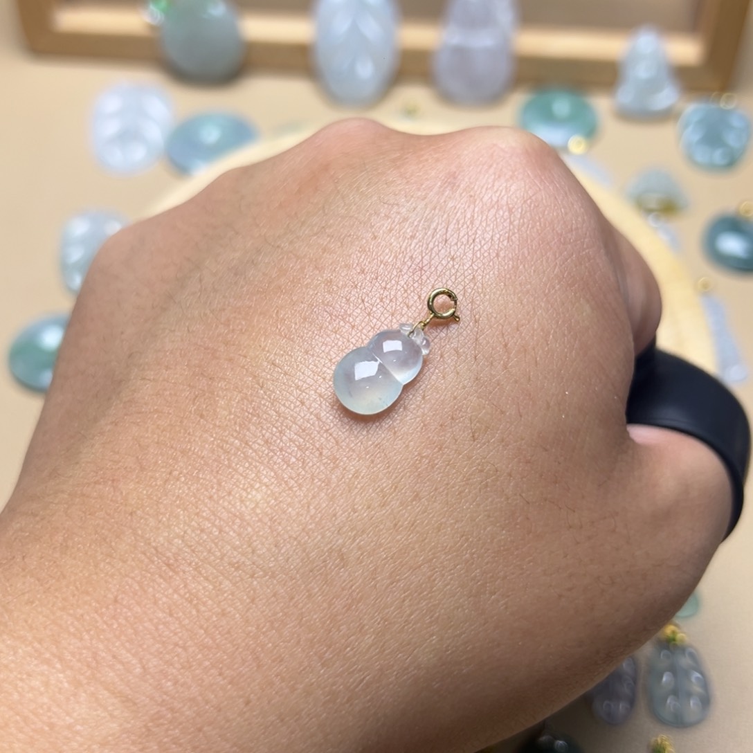 翡翠颈饰18K金镶嵌葫芦