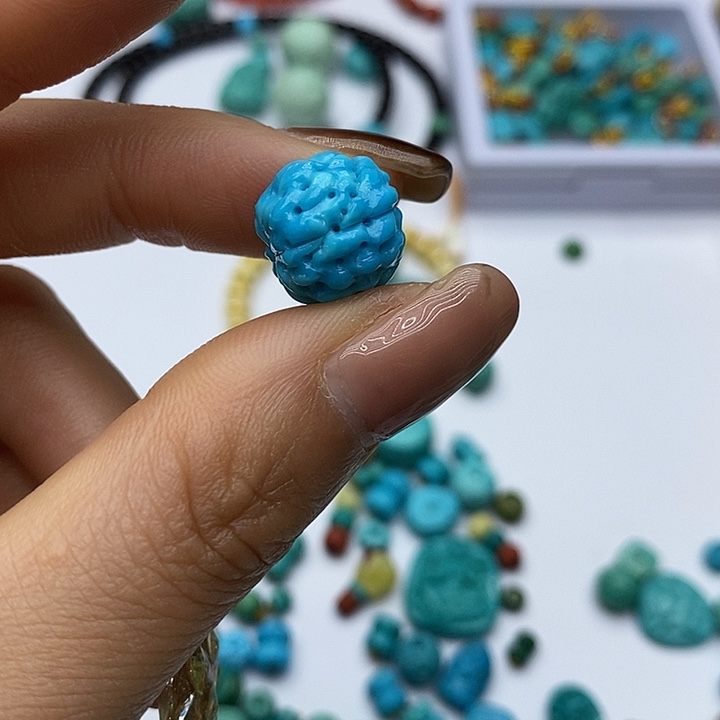 绿松石未镶嵌珠宝奇石