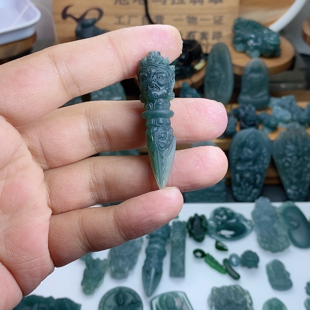 定制翡翠未镶嵌降魔杵
