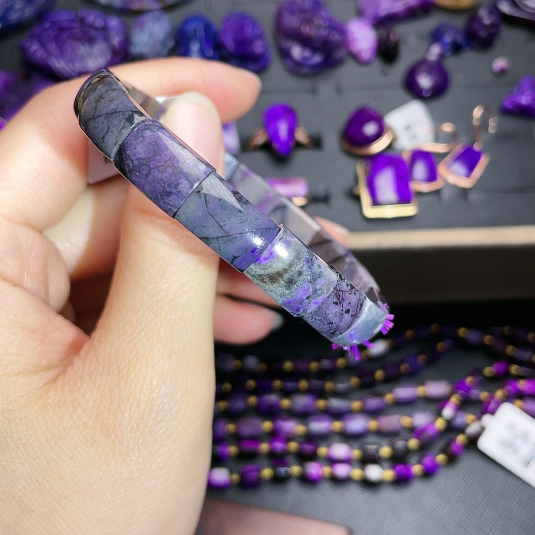 未镶嵌苏纪石（舒俱来）手牌