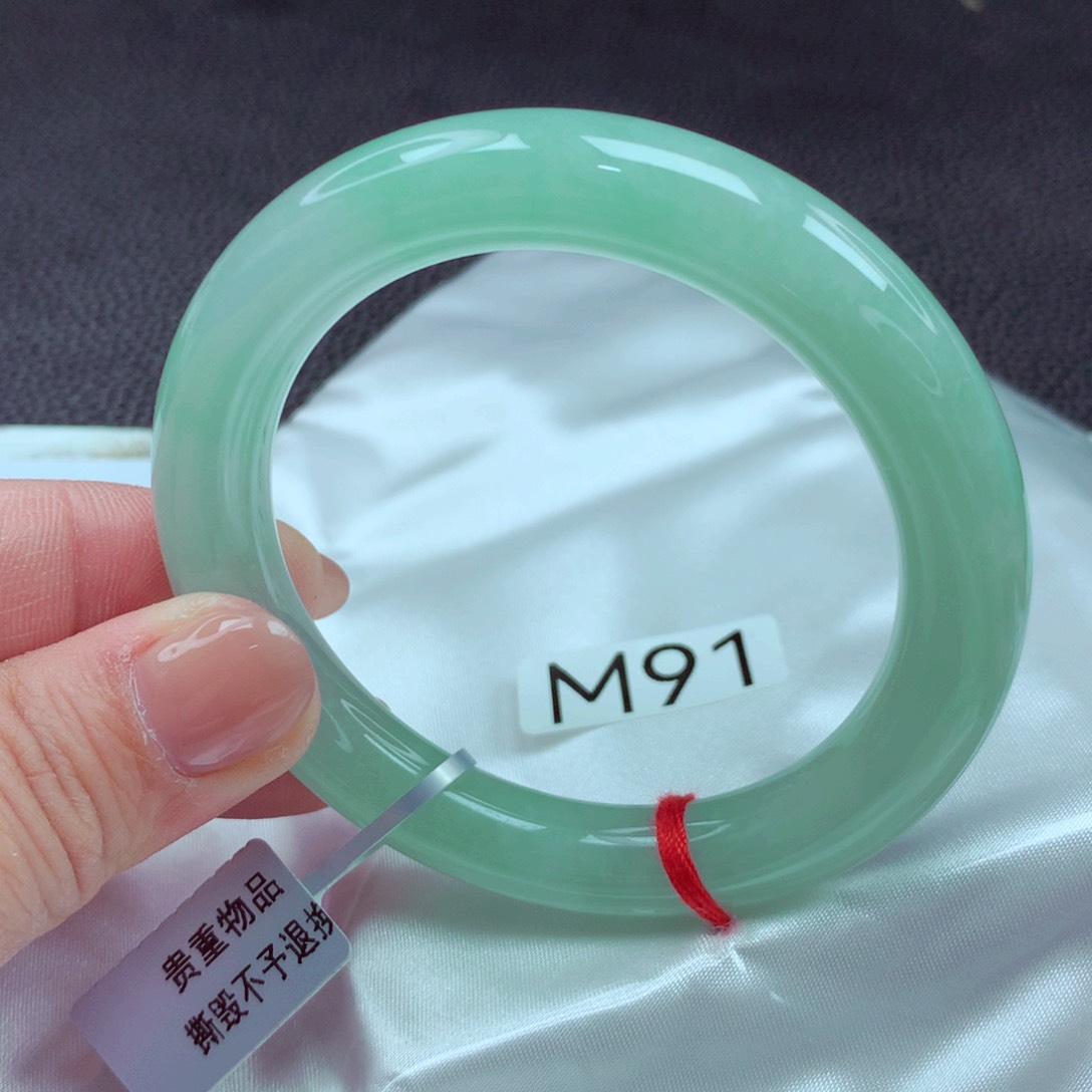 翡翠手镯未镶嵌手镯88