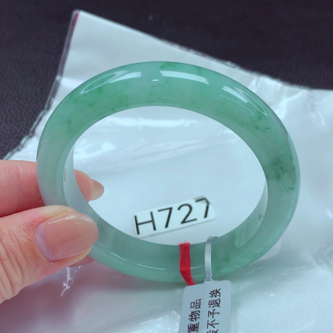 翡翠手镯未镶嵌手镯88