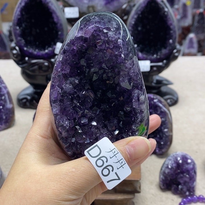 未镶嵌水晶大型摆件（非配饰）