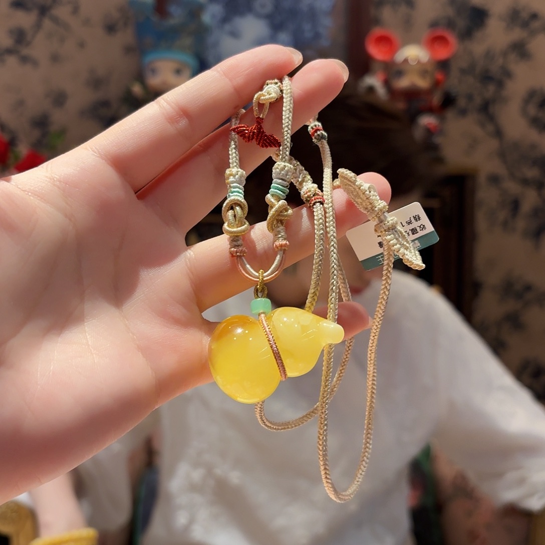 琥珀颈饰未镶嵌颈饰