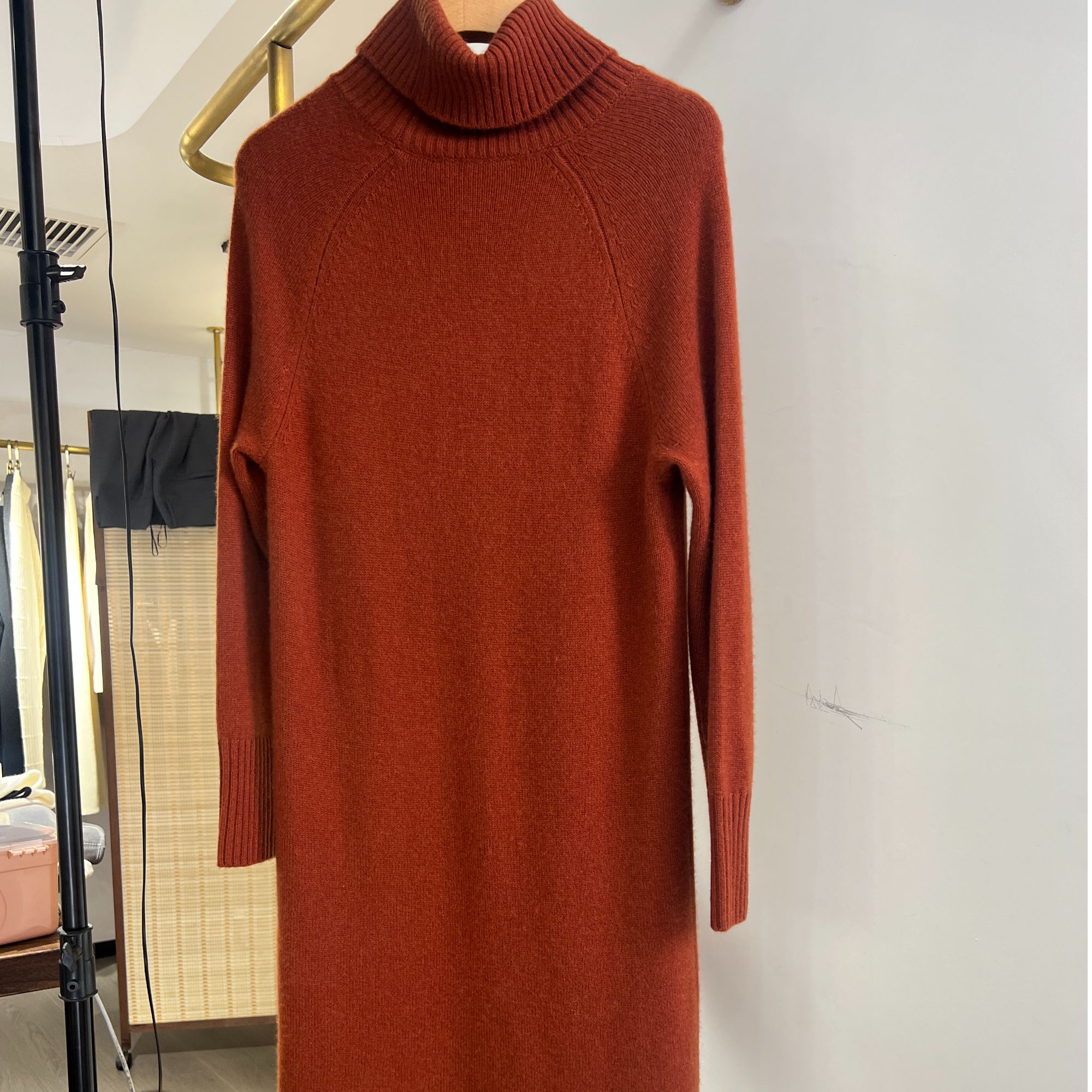 羊绒红裙子福利清清羊绒衫