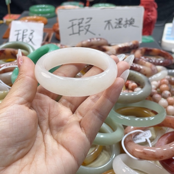 灰***灰石英质玉钛钢珠宝奇石