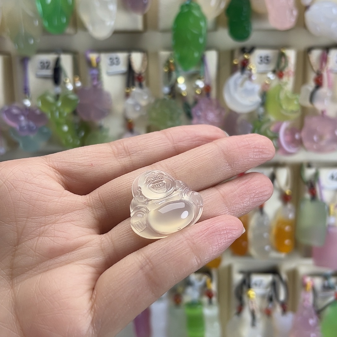 顺***。玛瑙/玉髓未镶嵌颈饰