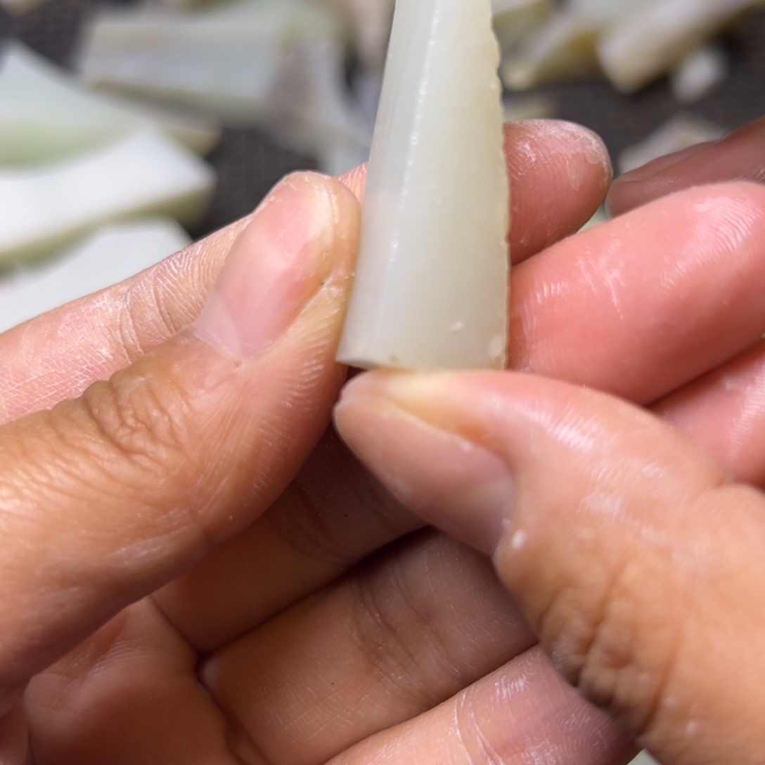 和田玉未镶嵌项链