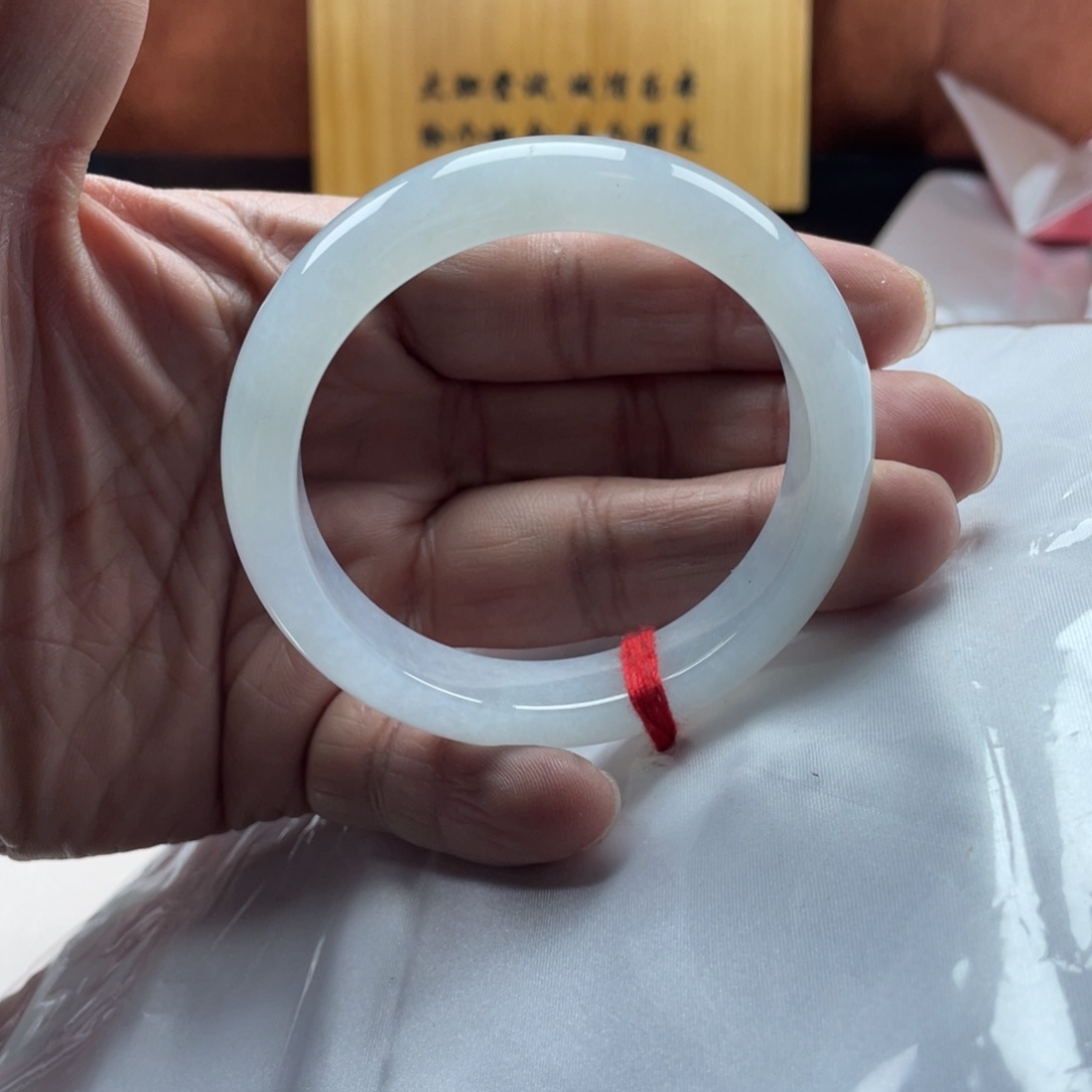 翡翠手镯未镶嵌57.6糯冰淡紫起胶