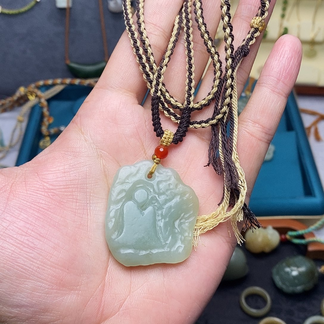 和田玉未镶嵌颈饰