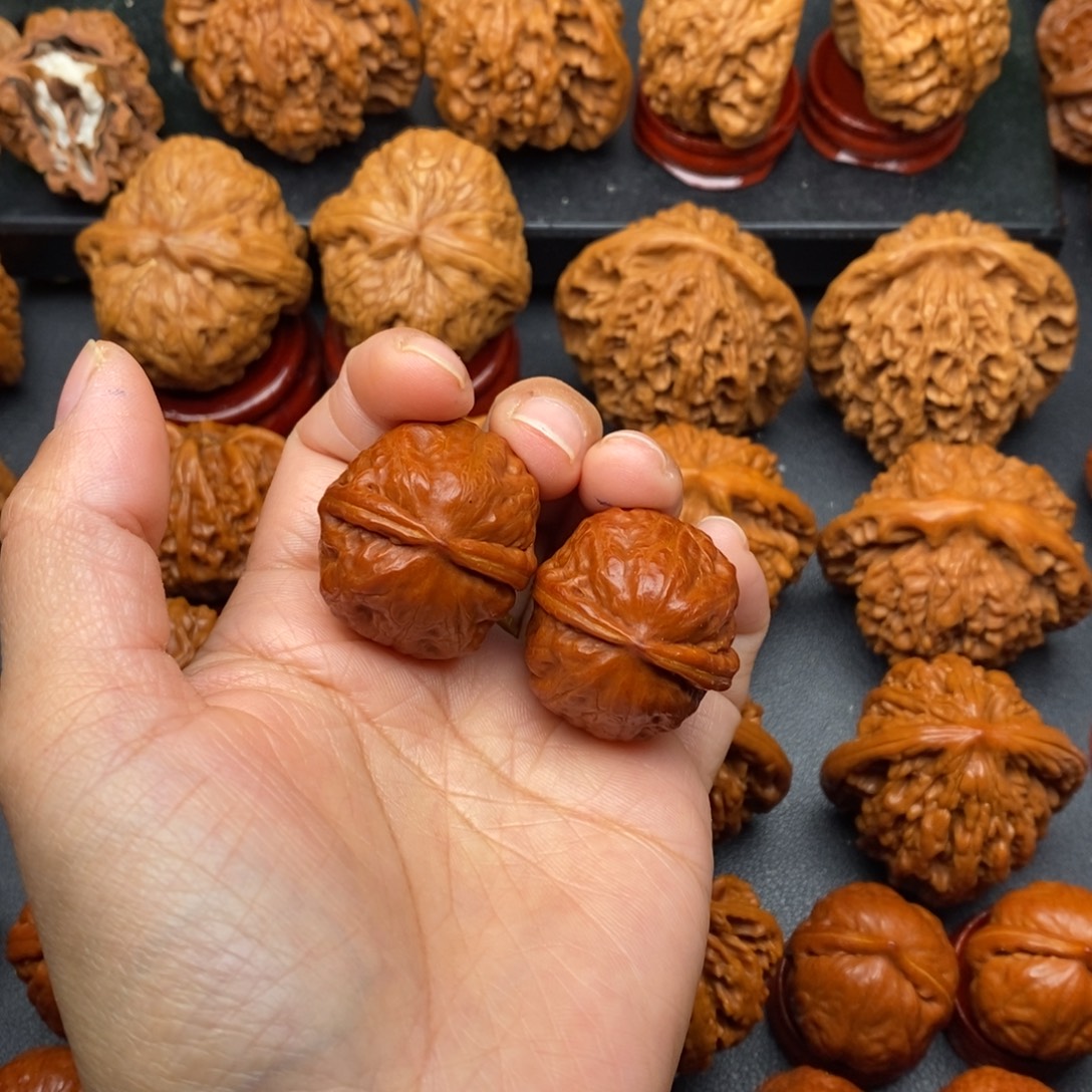 文玩核桃把件蛇皮球