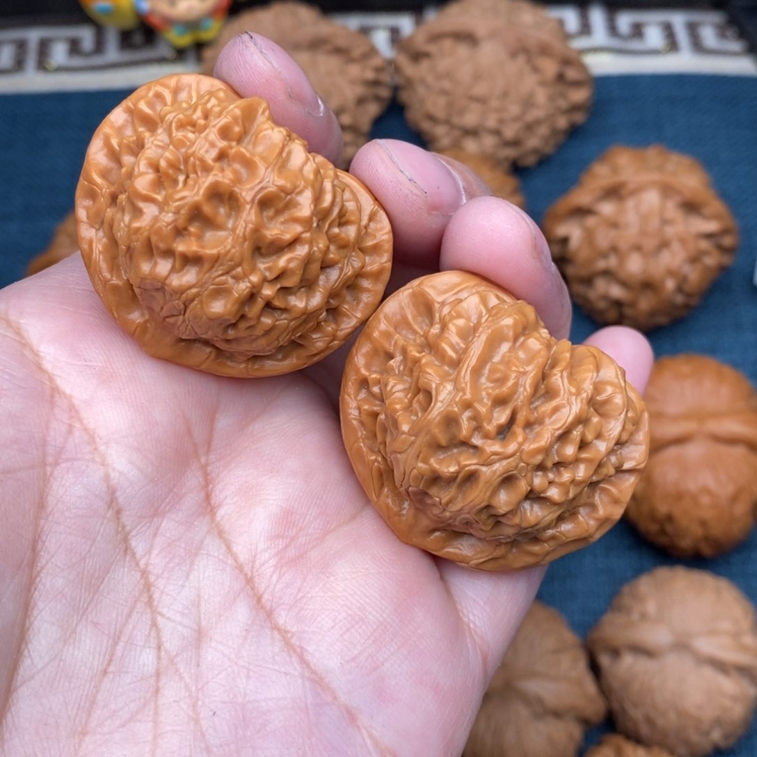 文玩核桃把件38桃心宫灯