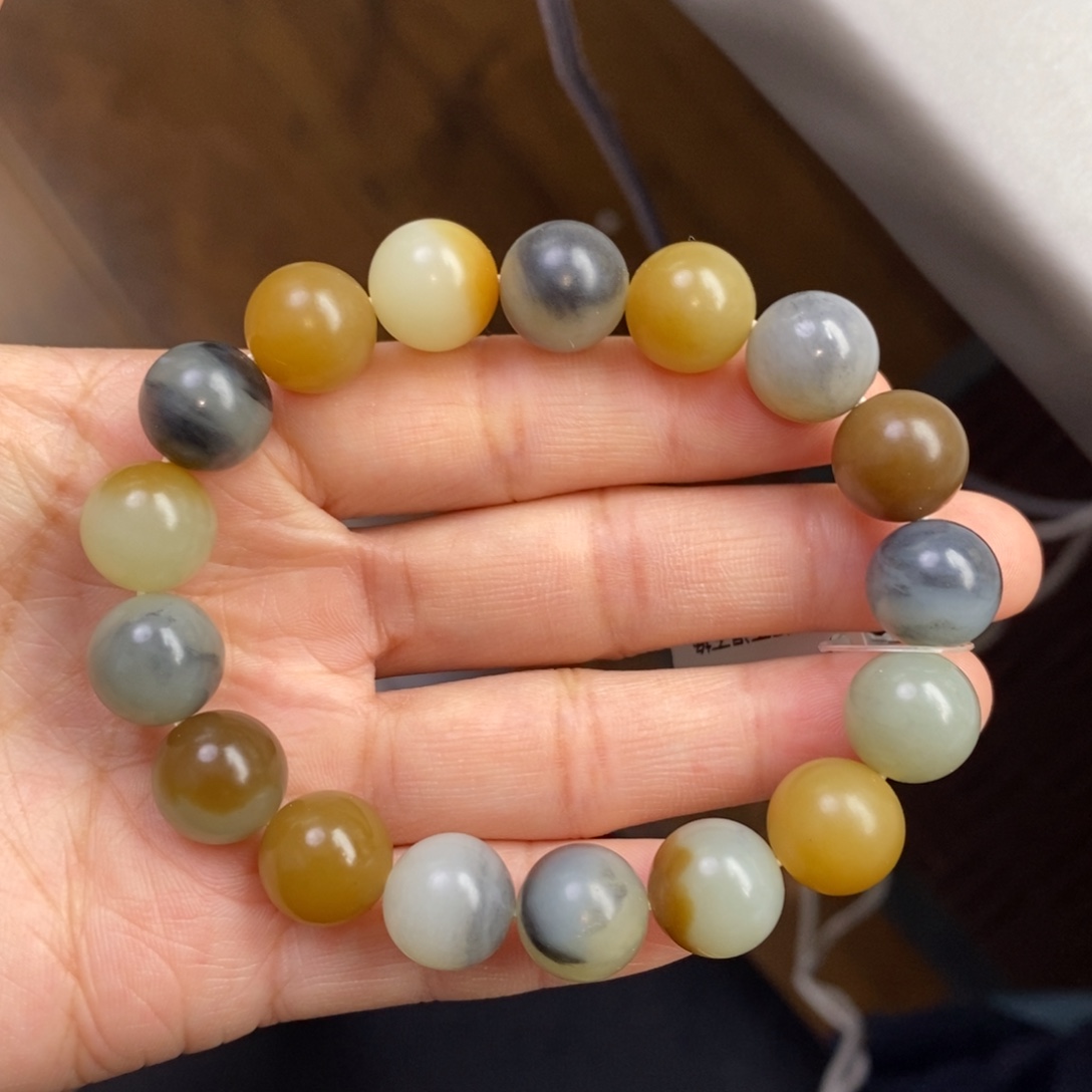 和田玉未镶嵌手串