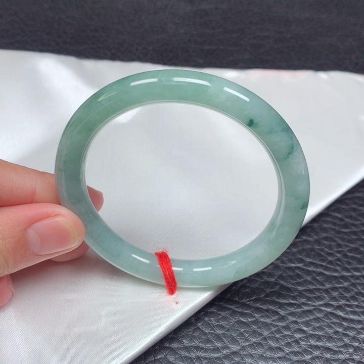 翡翠手镯（圆镯）未镶嵌