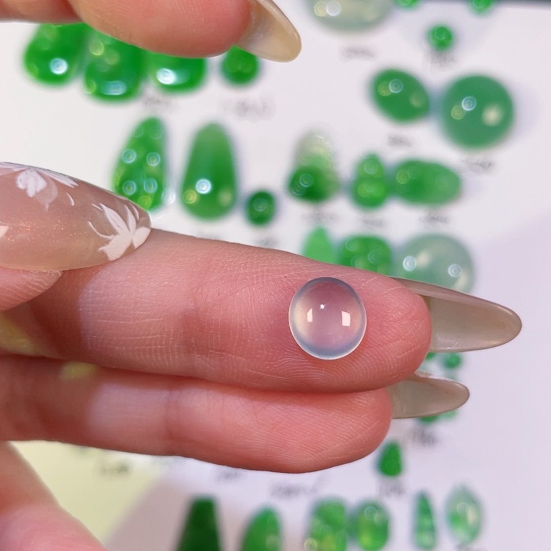 翡翠未镶嵌颈饰裸石