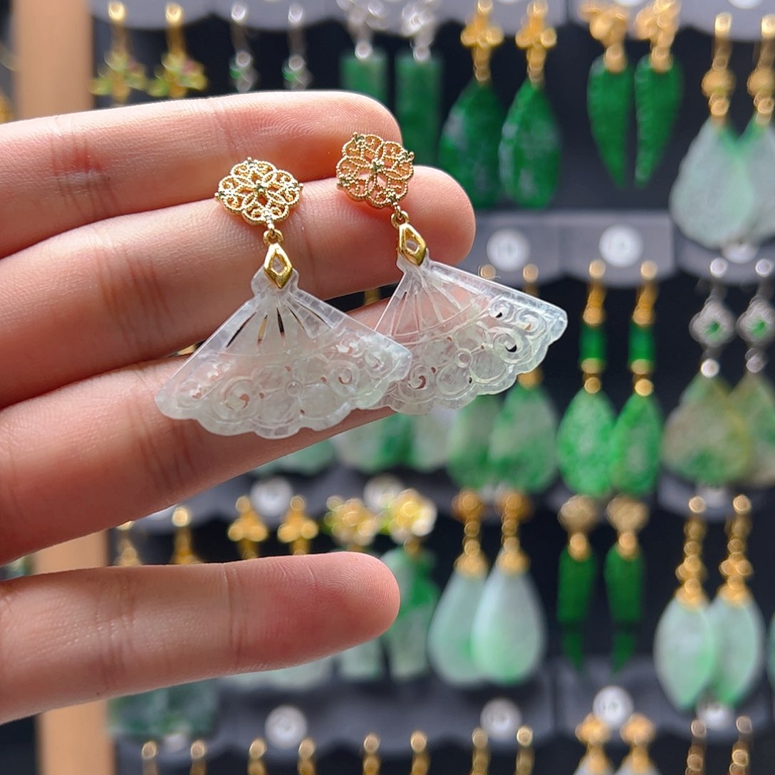 未镶嵌翡翠耳饰翡翠