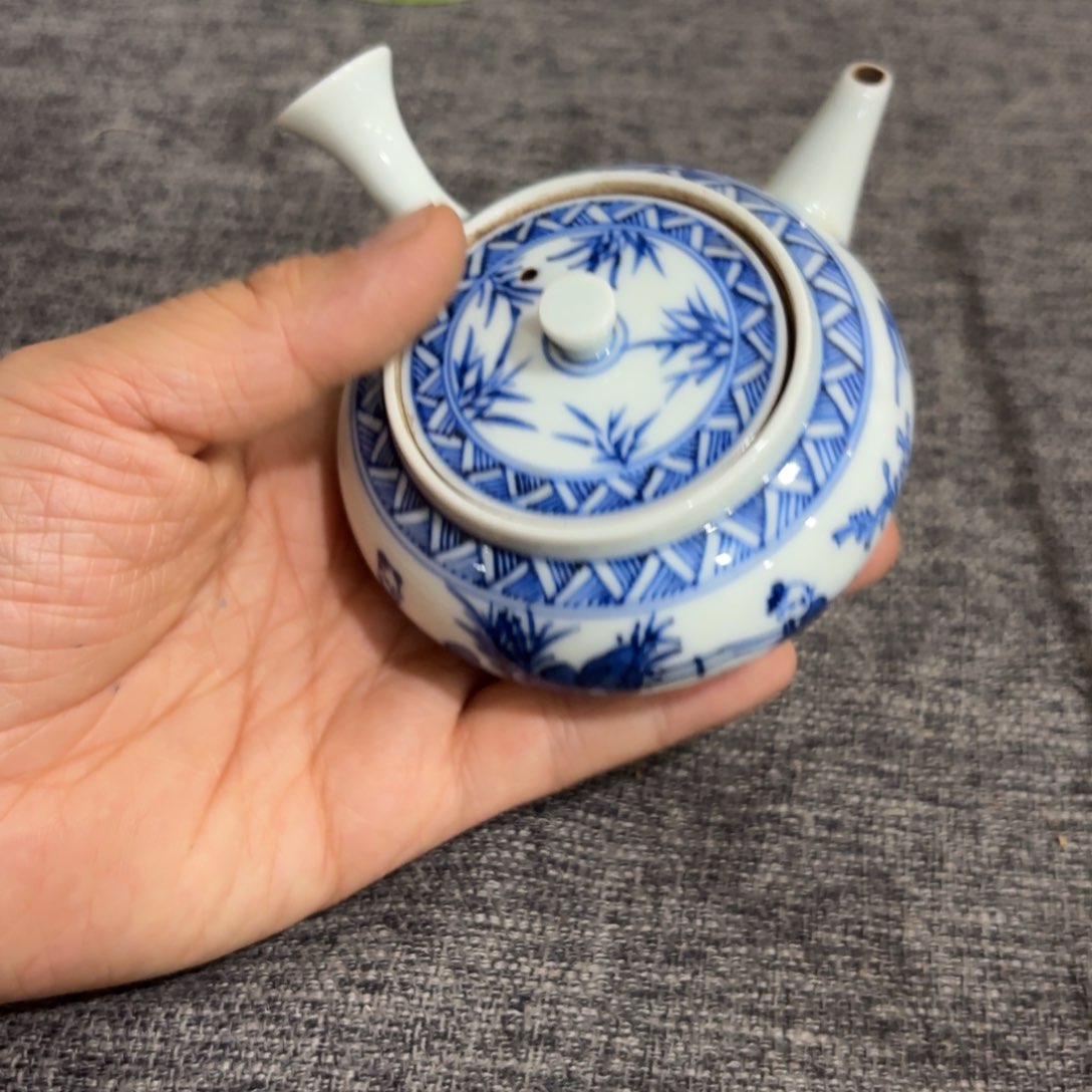 瓷片非常好看的花瓶