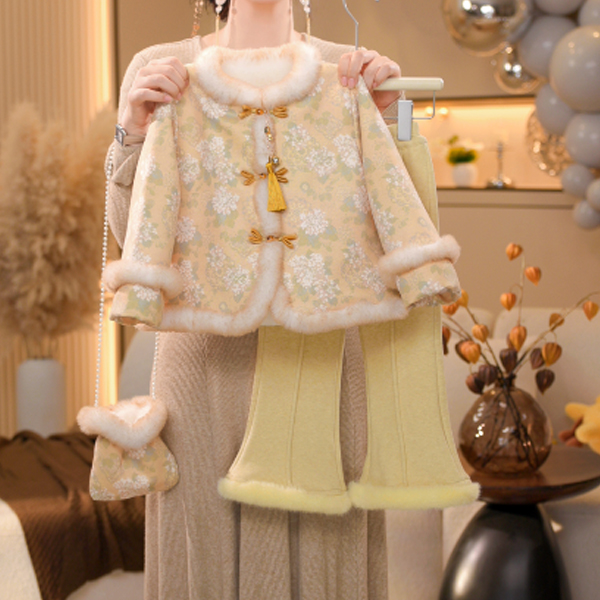 【米拉7】女童黄色国风加绒毛毛衣加厚服外套2025秋冬季中大童棉服2