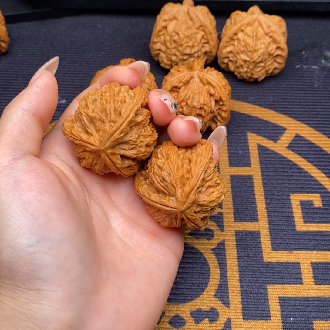 睡***啦文玩核桃吊坠白狮子