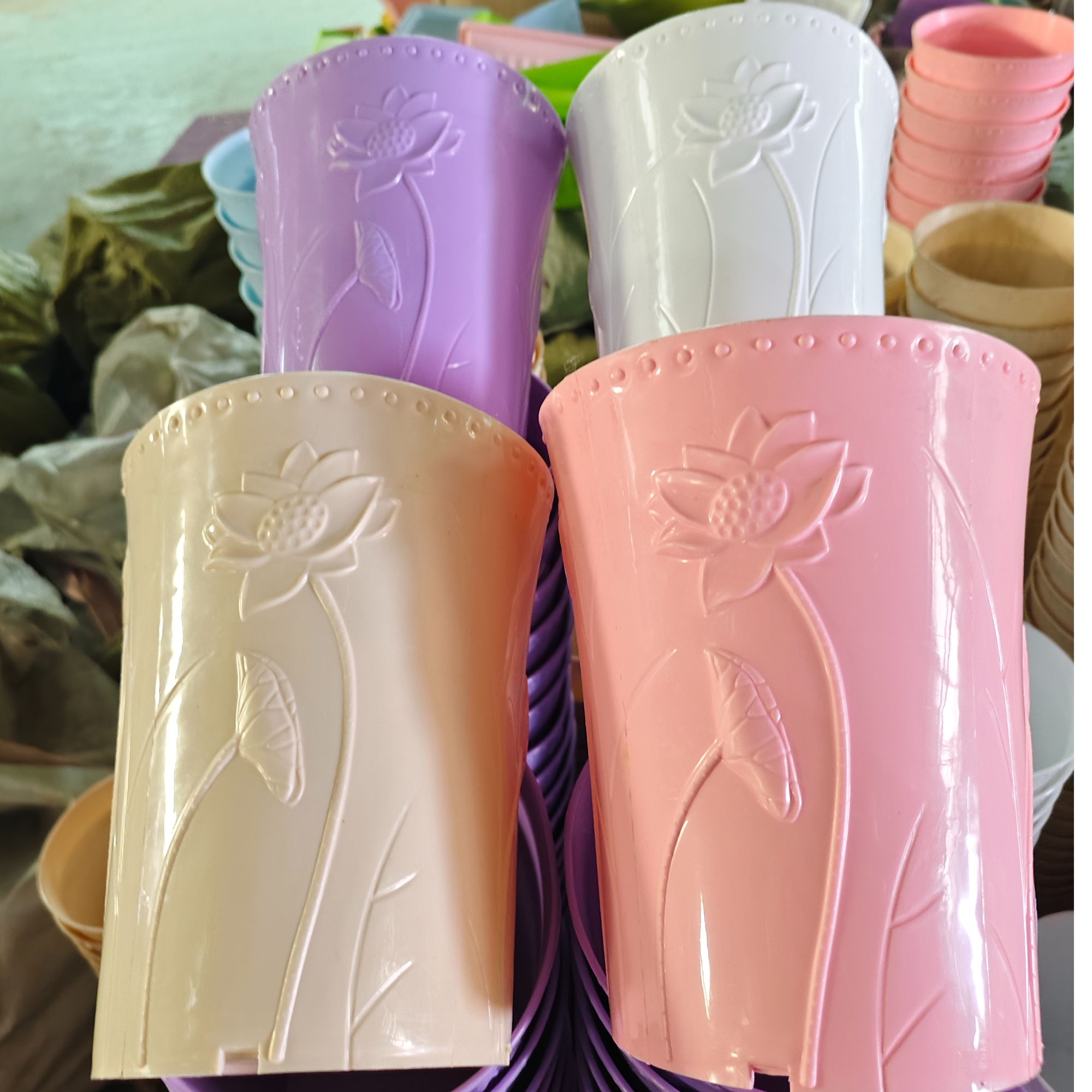 小荷花盆  随机颜色一个花盆