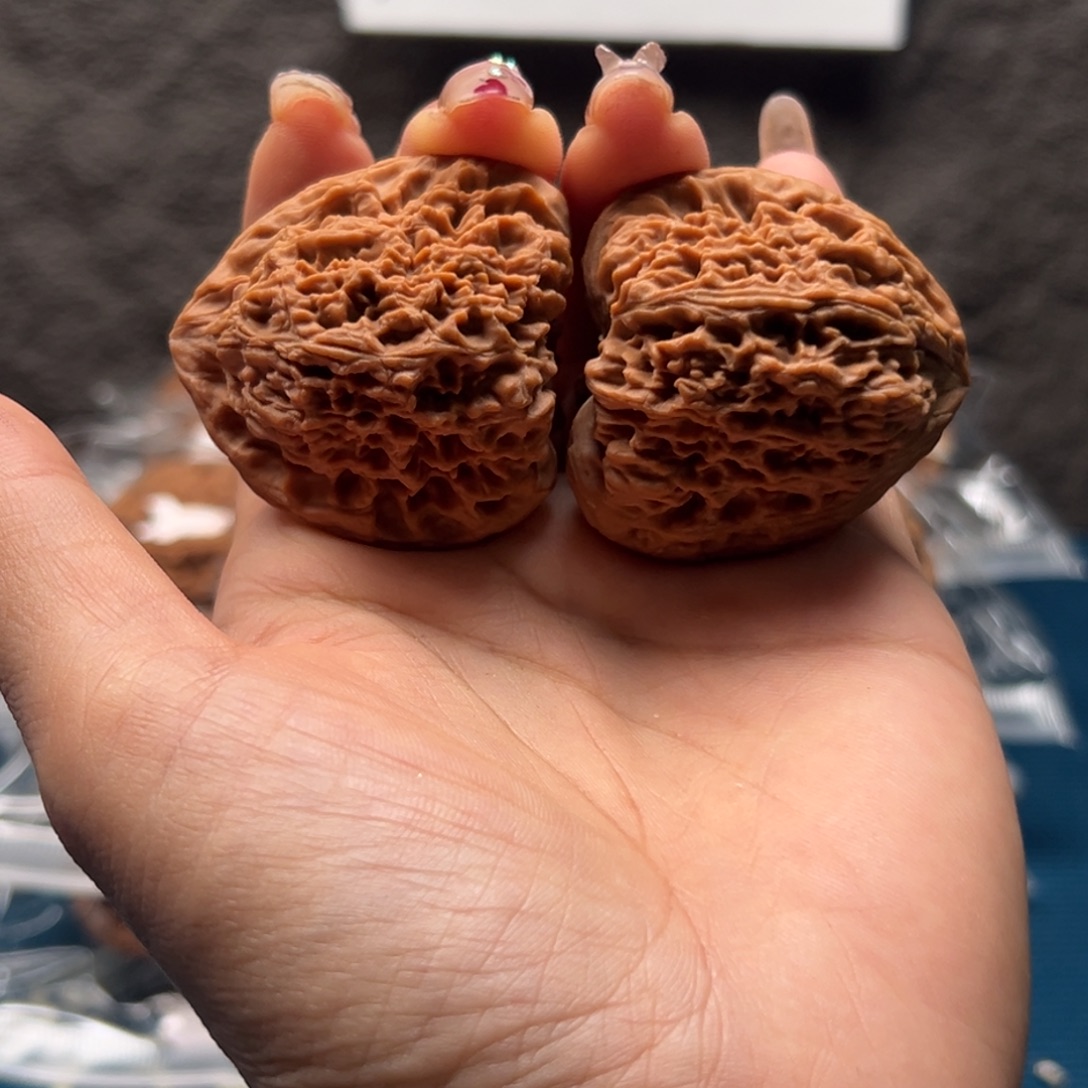 M***H文玩核桃把件南疆42生长线