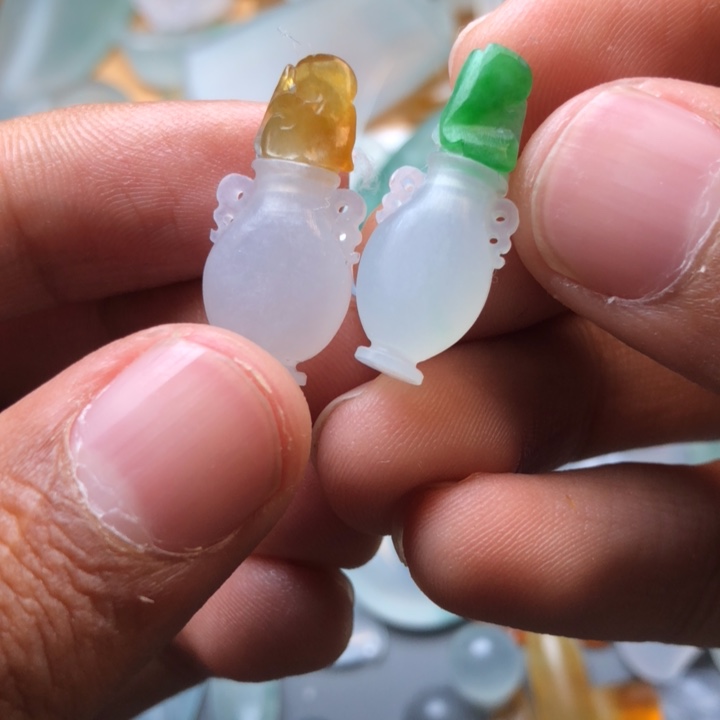 定制翡翠未镶嵌挂件