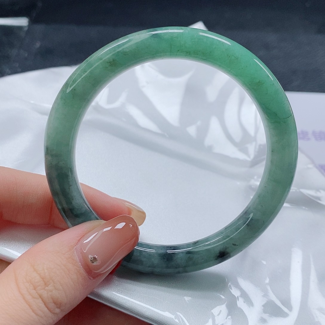 【闪购商品】未镶嵌手镯（圆镯）翡翠512号