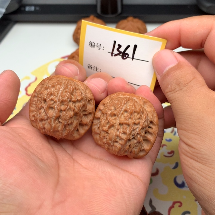 文玩核桃把件38精品血麒麟1361