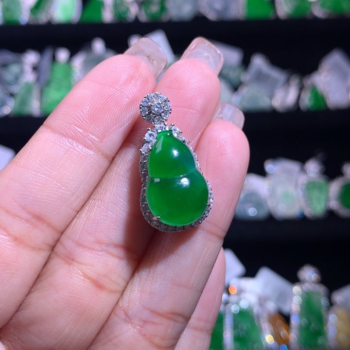 【闪购商品】颈饰银S925镶嵌翡翠