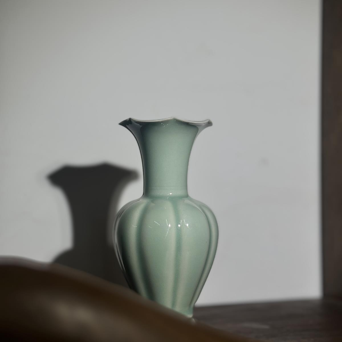 「长安知己」耀州窑仿宋手工天青釉陶瓷花器花插素面瓜愣葵口瓶