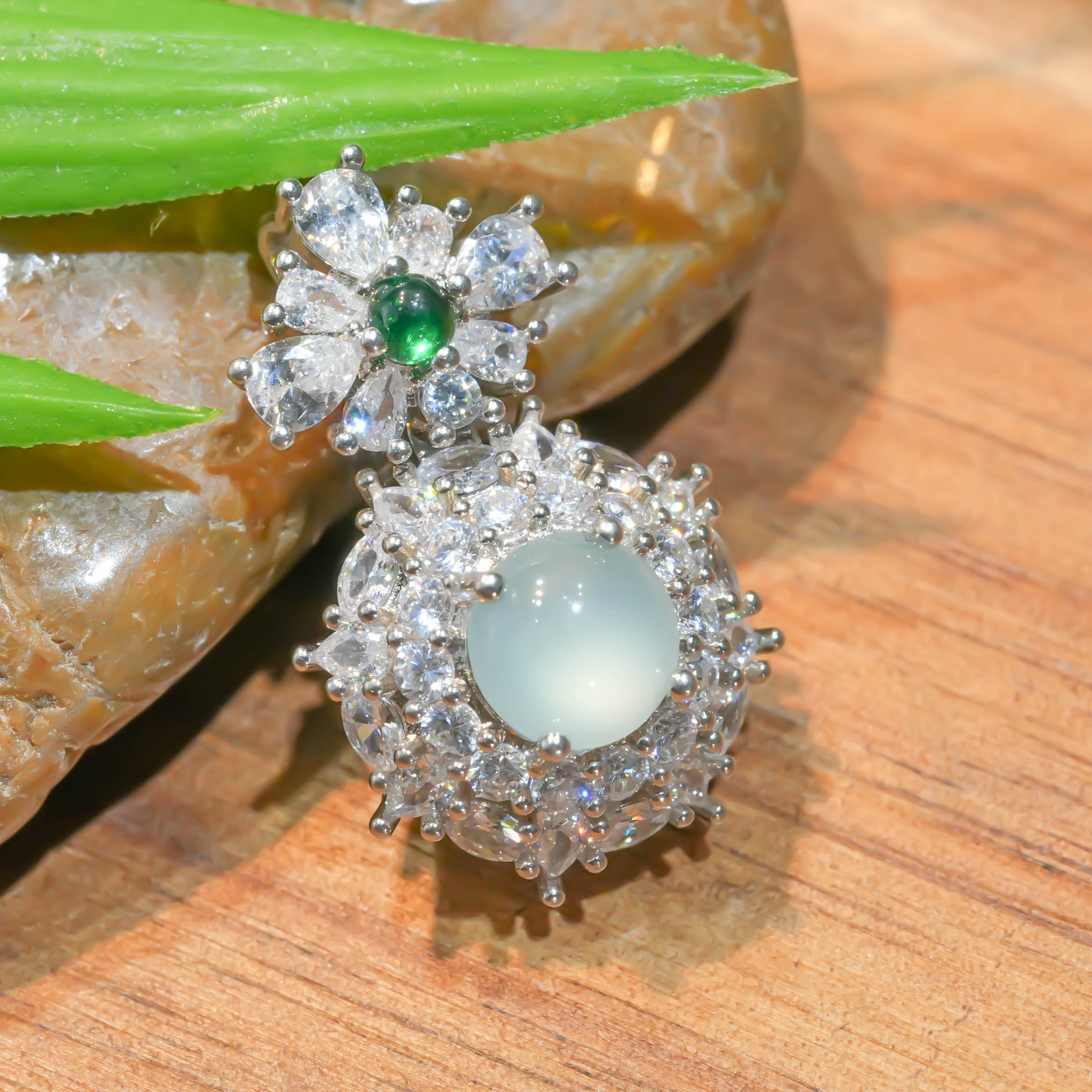 【翠玉翡翠】天然A货翡翠蛋面吊坠(多样性发不含链）气质时尚精美美