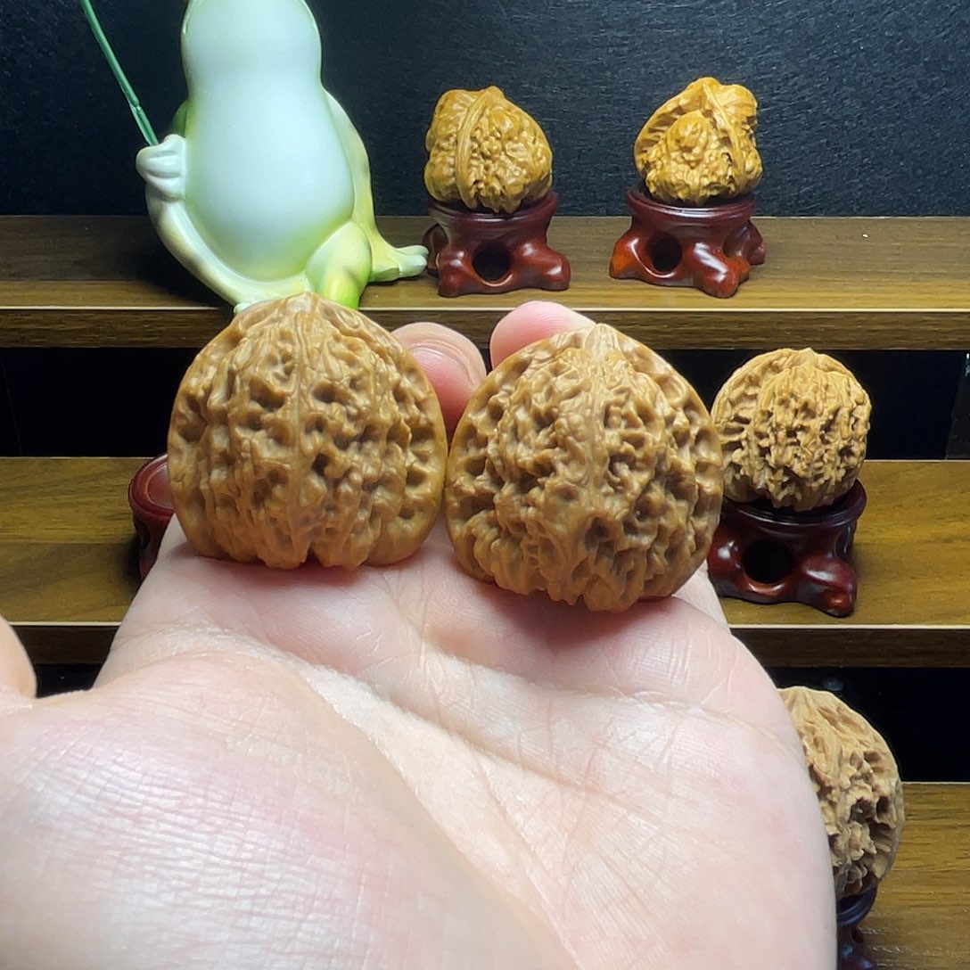 把件文玩核桃三角南疆石