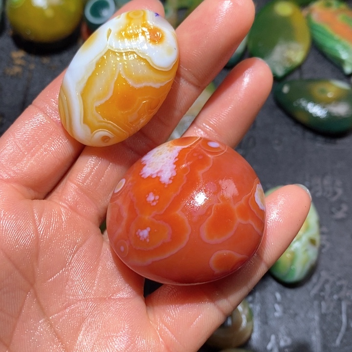 石英质玉颈饰未镶嵌义**天