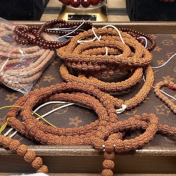 天***^金刚菩提吊坠108元皮老树王