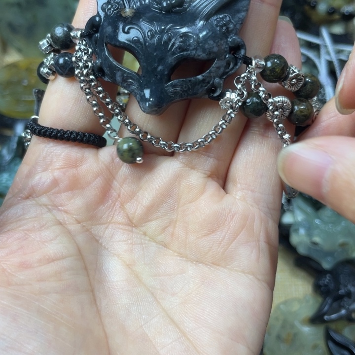 蛇纹石玉合金颈饰