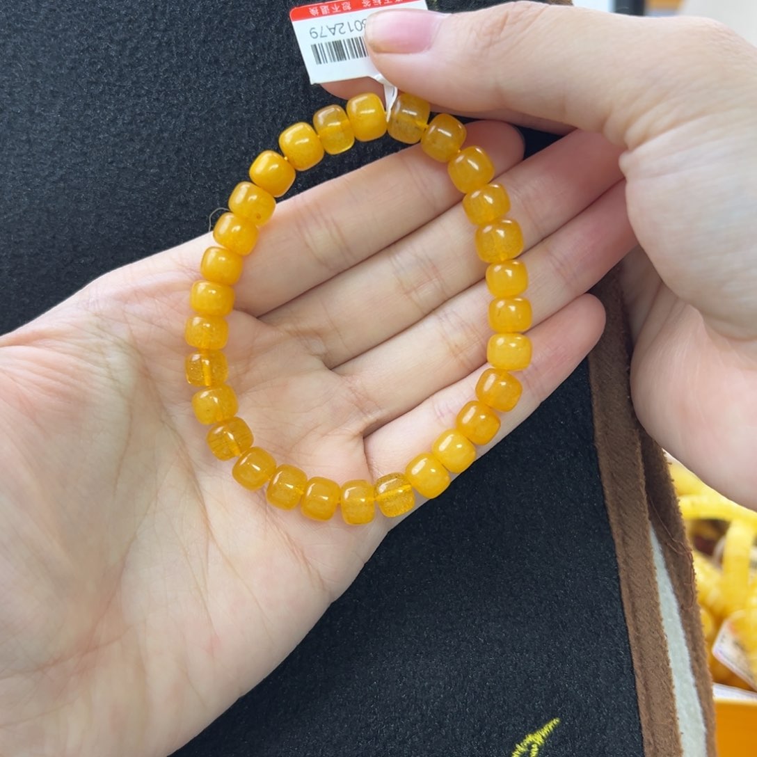 未镶嵌琥珀珠宝奇石