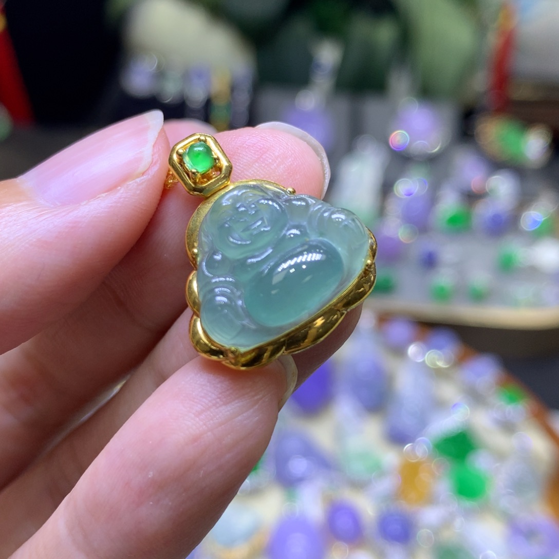 翡翠18K金镶嵌颈饰翡翠吊坠项链