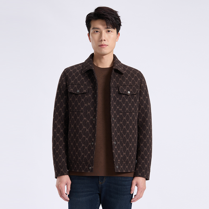 90鸭绒字母提花工装夹克提花外套翻领秋冬季满印729D70980