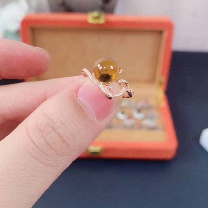 琥珀裸石未镶嵌戒指