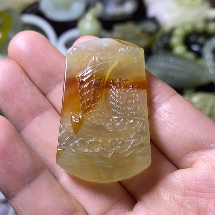岫玉岫玉颈饰未镶嵌