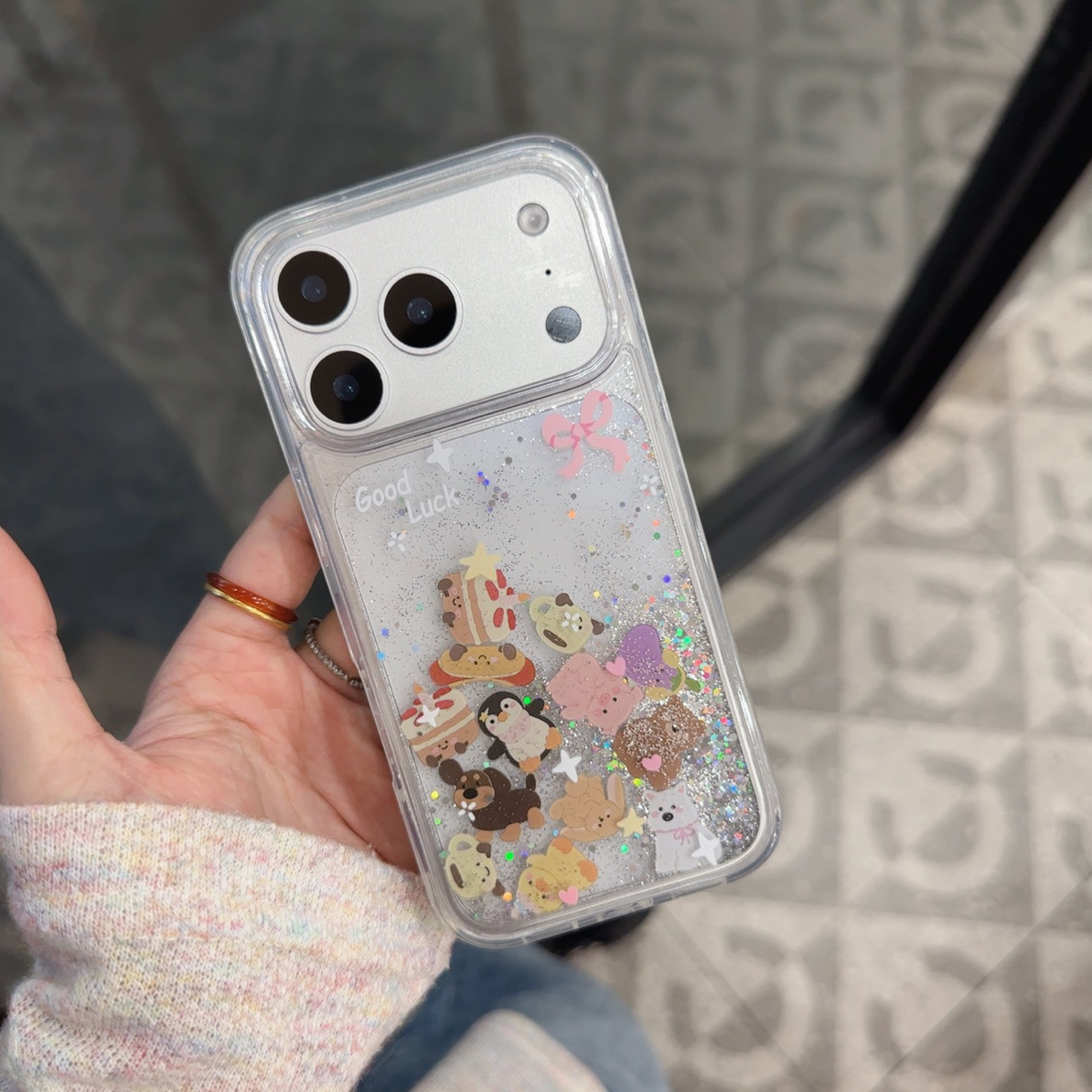 可爱小动物流沙摇摇乐适用苹果17pri/16/15手机壳新款12/13