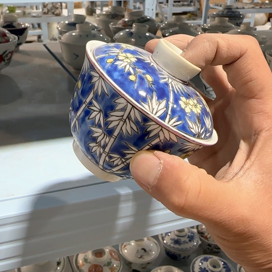 瓷片瓷器上用白花青砖作圆点