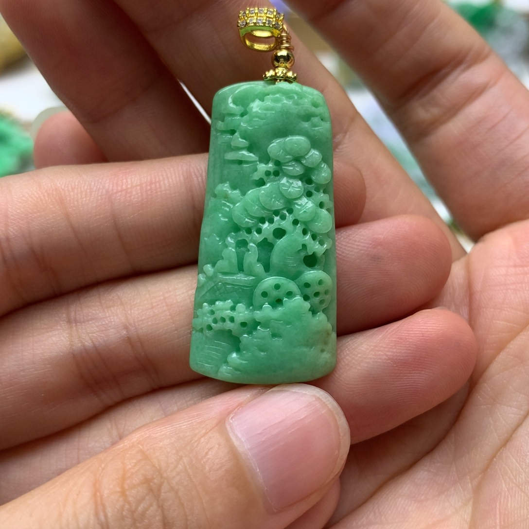 翡翠未镶嵌颈饰翡翠
