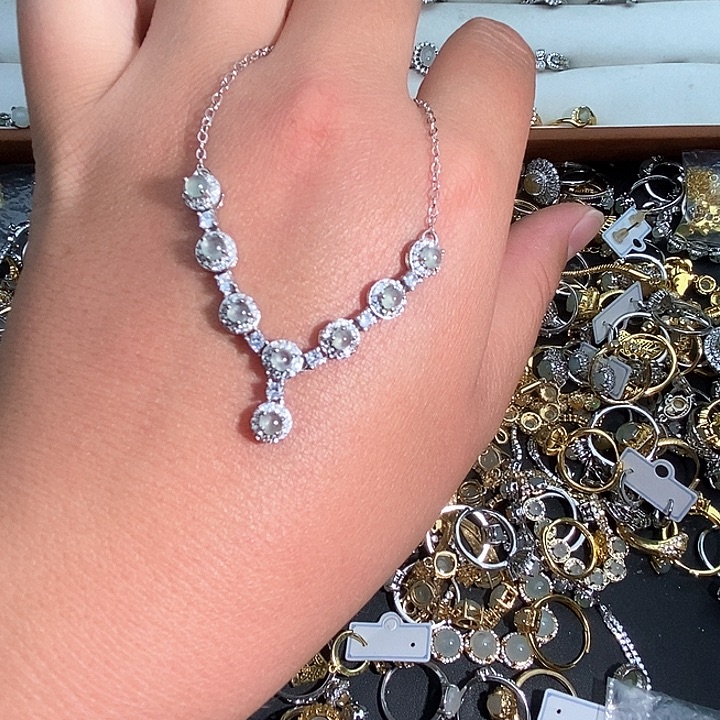 翡翠未镶嵌戒指131