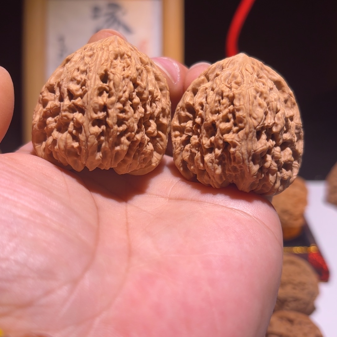 把件桃核南将三角凹底39有黄